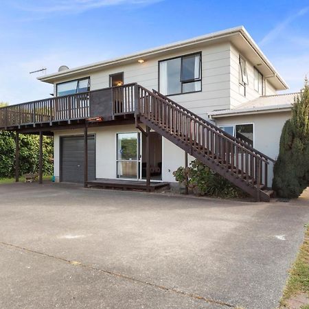 Rainbow Lake House - Lake Taupo Holiday Home المظهر الخارجي الصورة